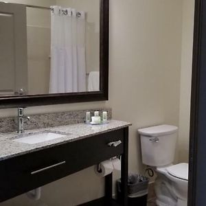 Queen Room Mobility accessible